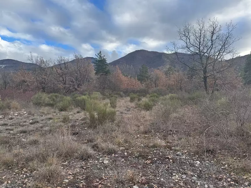 Terrain à bâtir, 1 500 m² - La Saulce (05110)