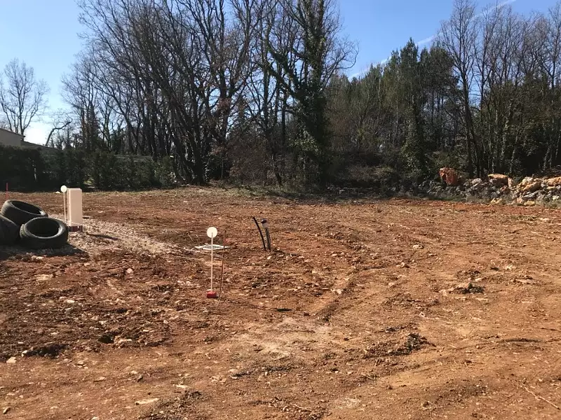 Terrain à bâtir, 340 m² - Pierrefeu-du-Var (83390)