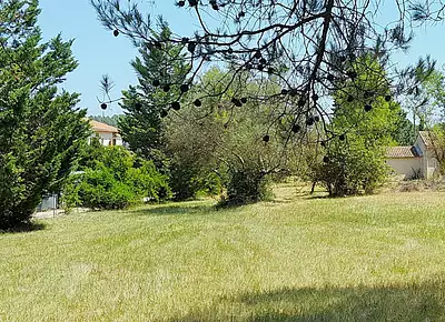 Terrain à bâtir, 1 680 m²