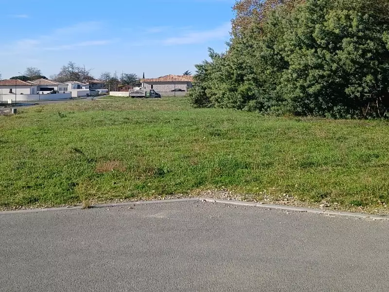 Terrain à bâtir, 801 m² - Camblanes-et-Meynac (33360)