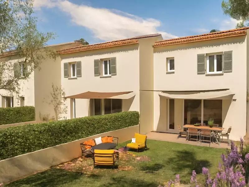 Terrain à bâtir, 270 m² - La Crau (83260)