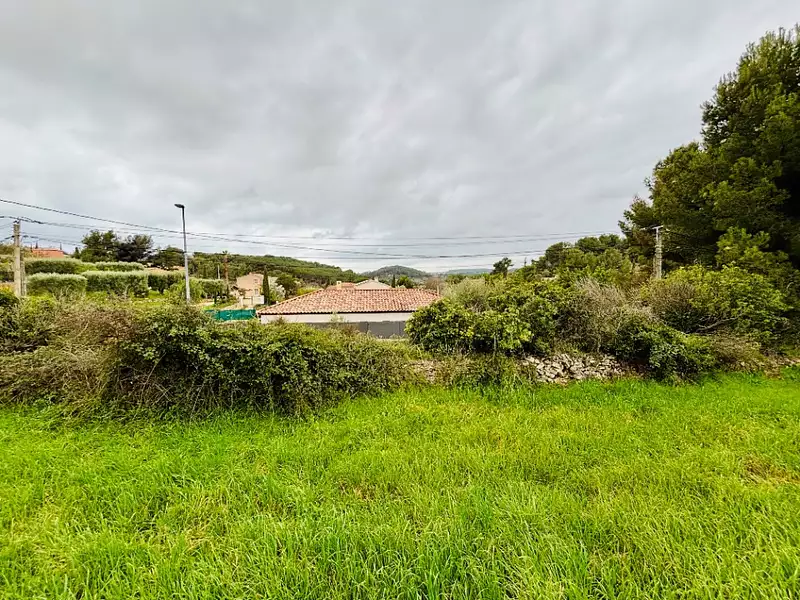 Terrain à bâtir, 1 000 m² - Ollioules (83190)