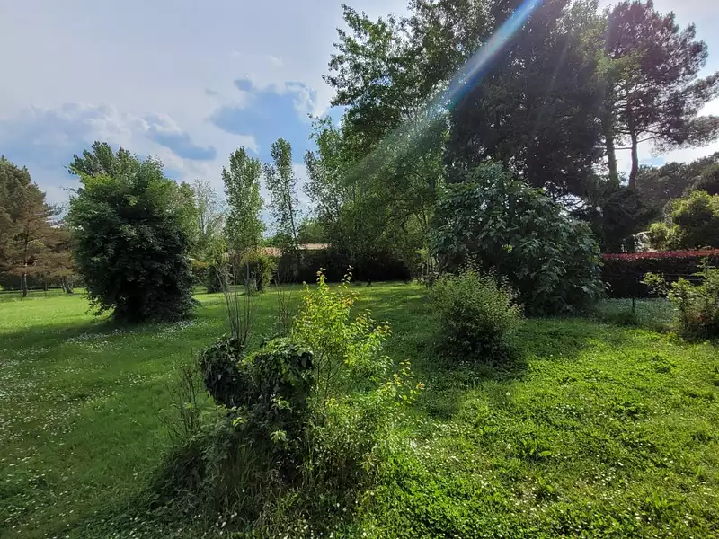 Terrain à bâtir, 1 225 m² - Artigues-près-Bordeaux (33370)