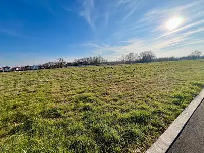 Terrain à bâtir, 338 m²