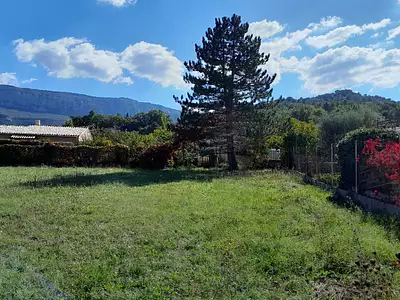 Terrain à bâtir, 1 100 m²