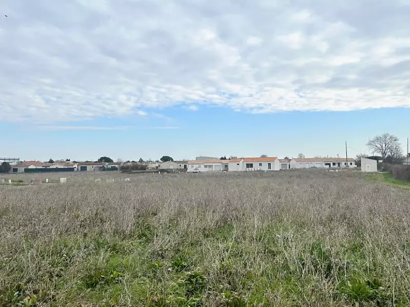 Terrain à bâtir, 285 m² - Surgères (17700)