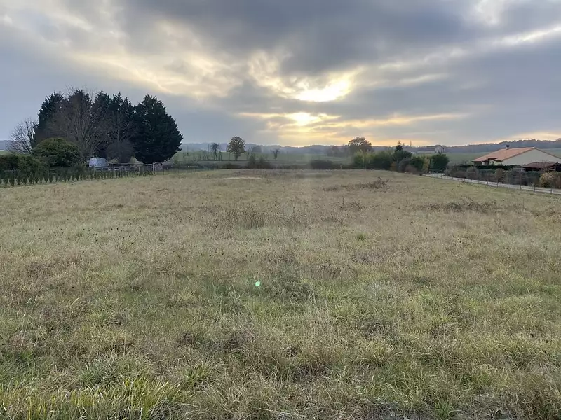 Terrain à bâtir, 1 800 m² - Liniers (86800)