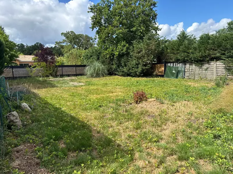 Terrain à bâtir, 750 m² - Le Porge (33680)