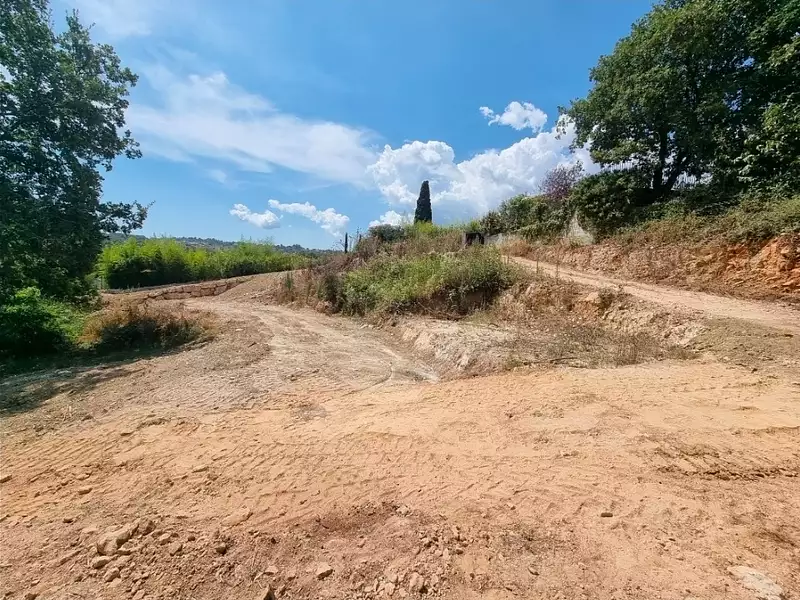 Terrain à bâtir, 1 570 m² - Peymeinade (06530)