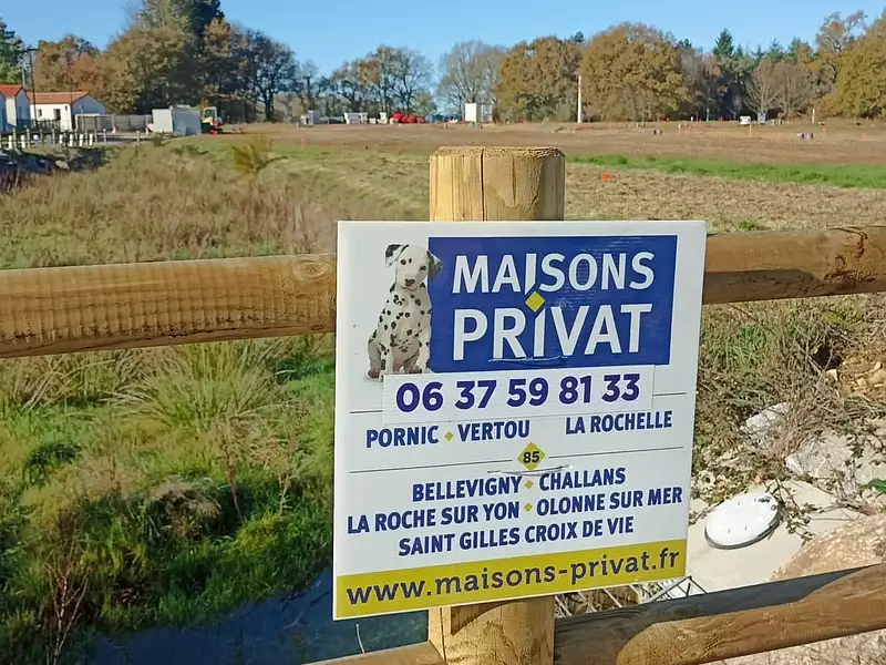 Terrain à bâtir, 341 m² - La Roche-sur-Yon (85000)