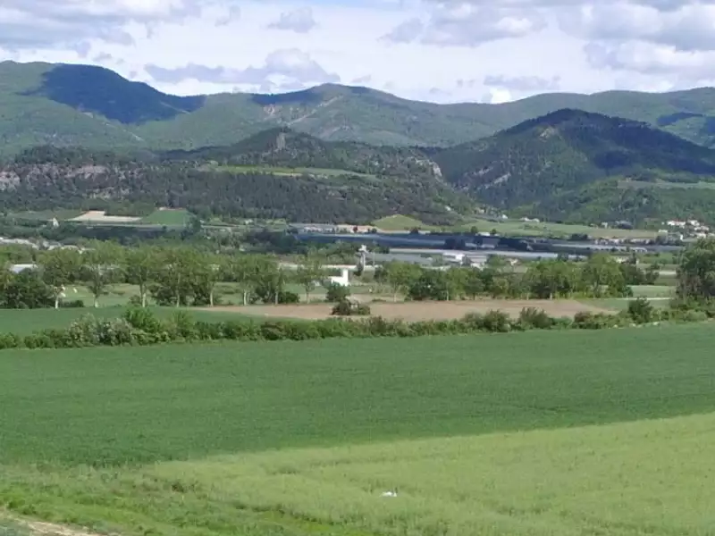 Terrain à bâtir, 426 m² - Aubignosc (04200)