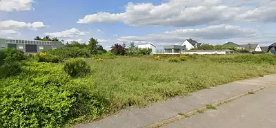 Terrain à bâtir, 303 m²