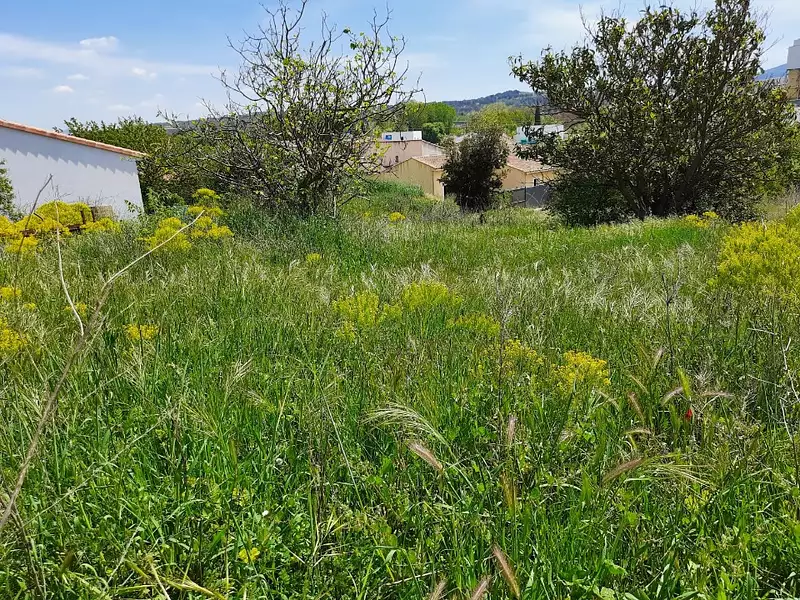 Terrain à bâtir, 317 m² - Meyreuil (13590)