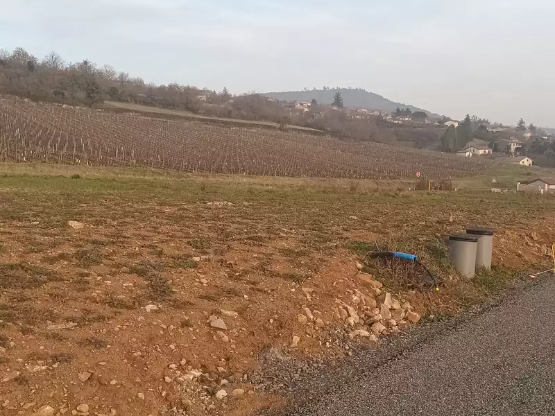 Terrain à bâtir, 605 m² - Berzé-la-Ville (71960)