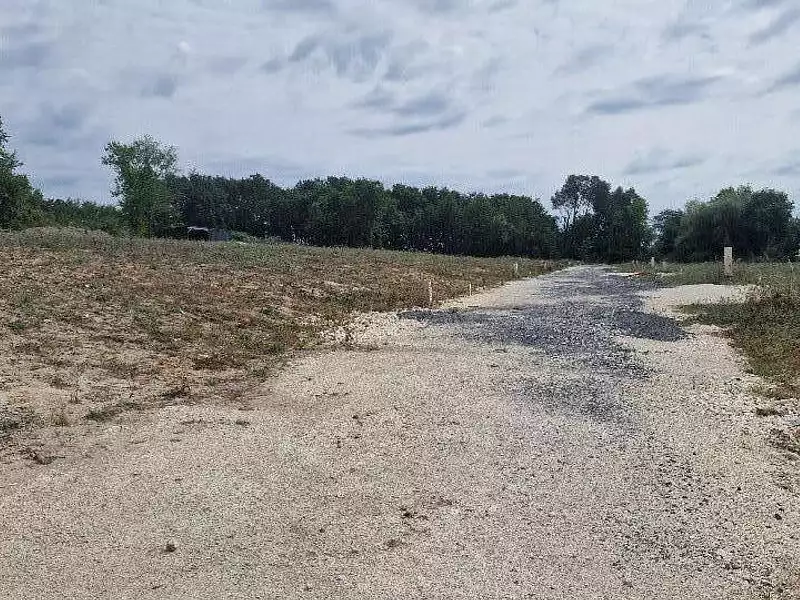 Terrain à bâtir, 559 m² - Boisredon (17150)