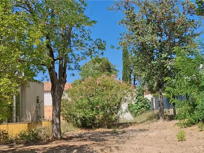 Terrain à bâtir, 600 m² - Pertuis (84120)