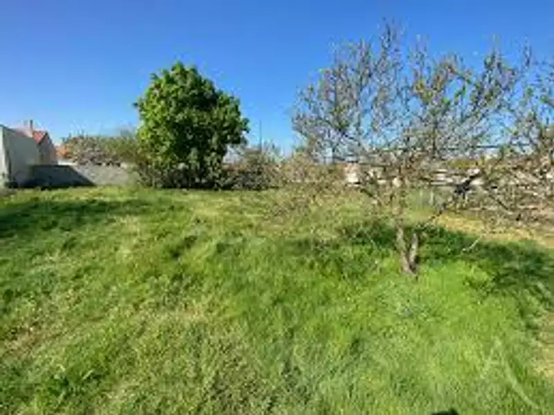 Terrain à bâtir, 660 m² - Macau (33460)