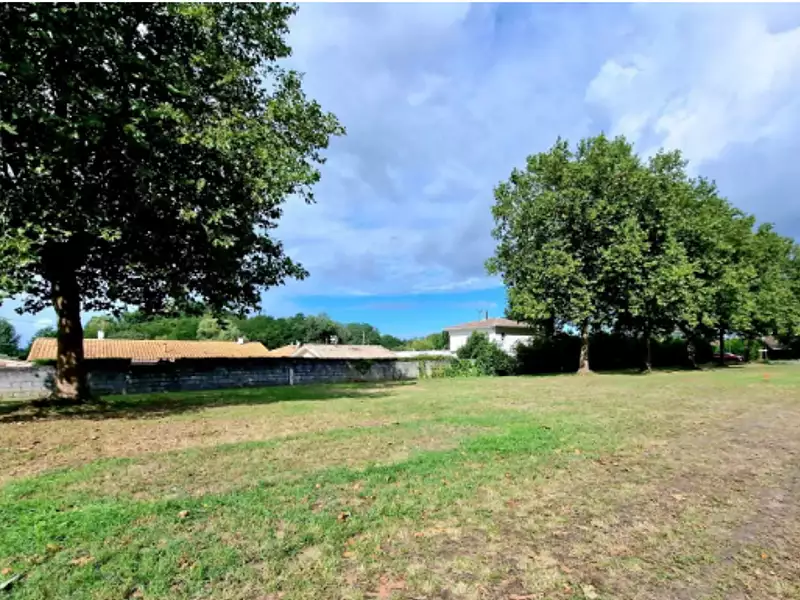 Terrain à bâtir, 787 m² - Soussans (33460)