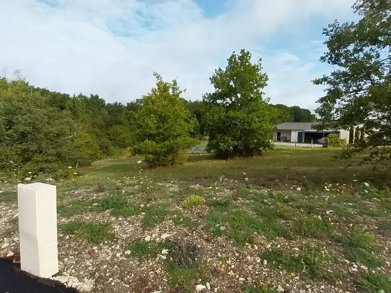 Terrain à bâtir, 800 m² - Champcevinel (24750)