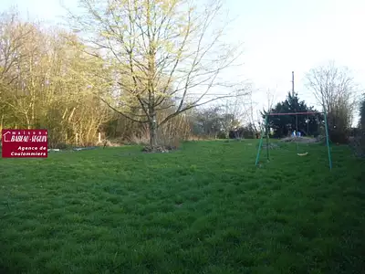 Terrain à bâtir, 827 m²