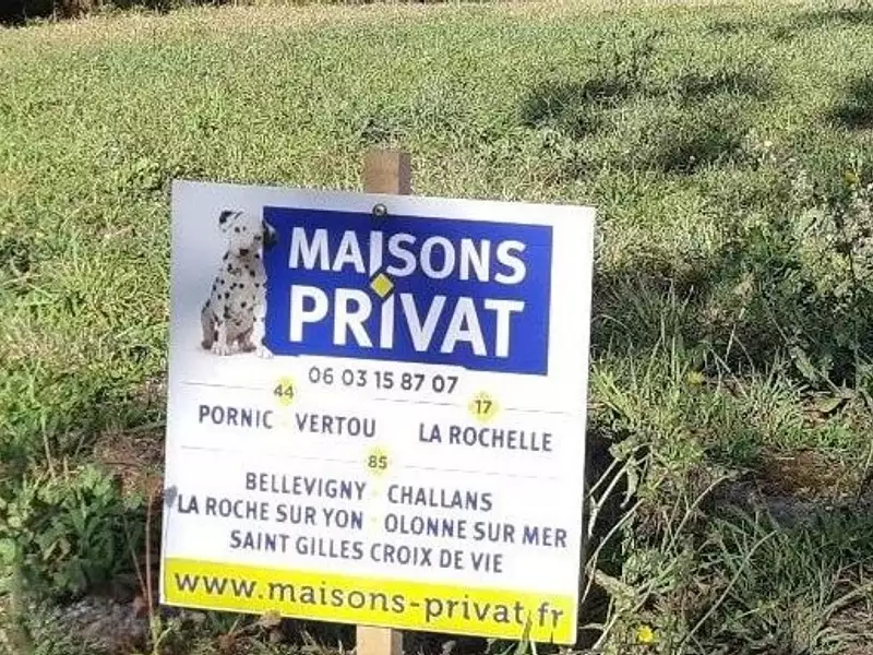 Terrain à bâtir, 605 m² - La Roche-sur-Yon (85000)