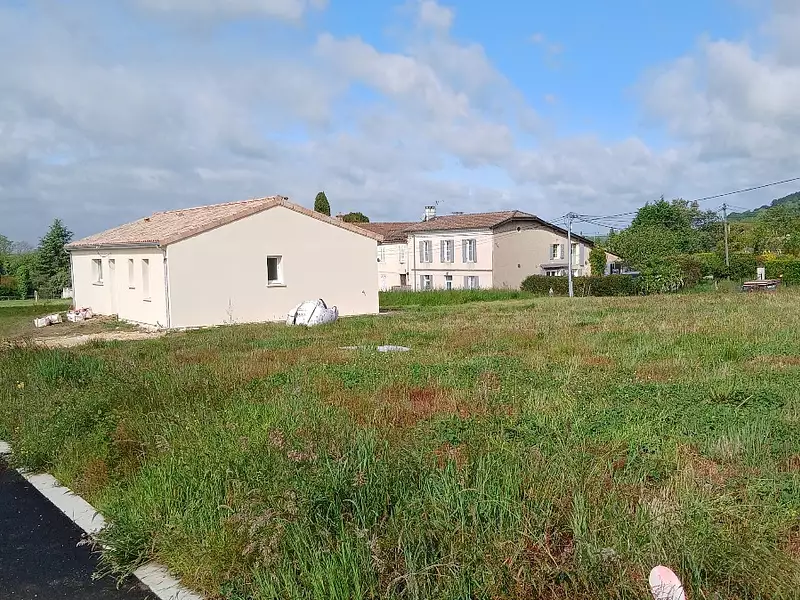 Terrain à bâtir, 835 m² - Saint-Macaire (33490)