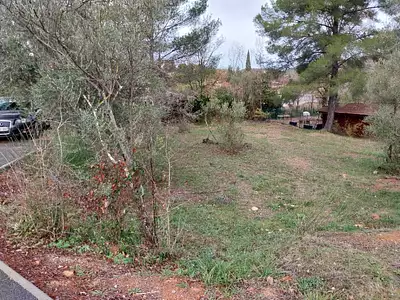 Terrain à bâtir, 1 037 m²