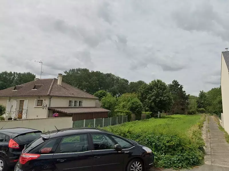 Terrain à bâtir, 678 m² - Éragny (95610)
