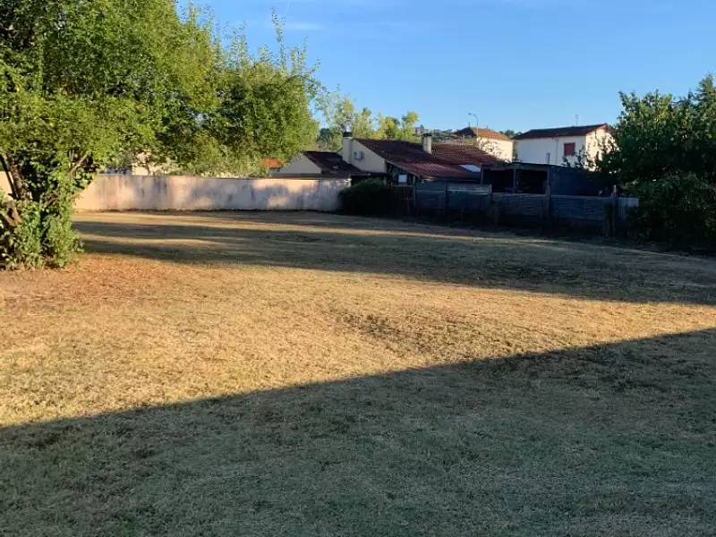 Terrain à bâtir, 700 m² - Bias (47300)