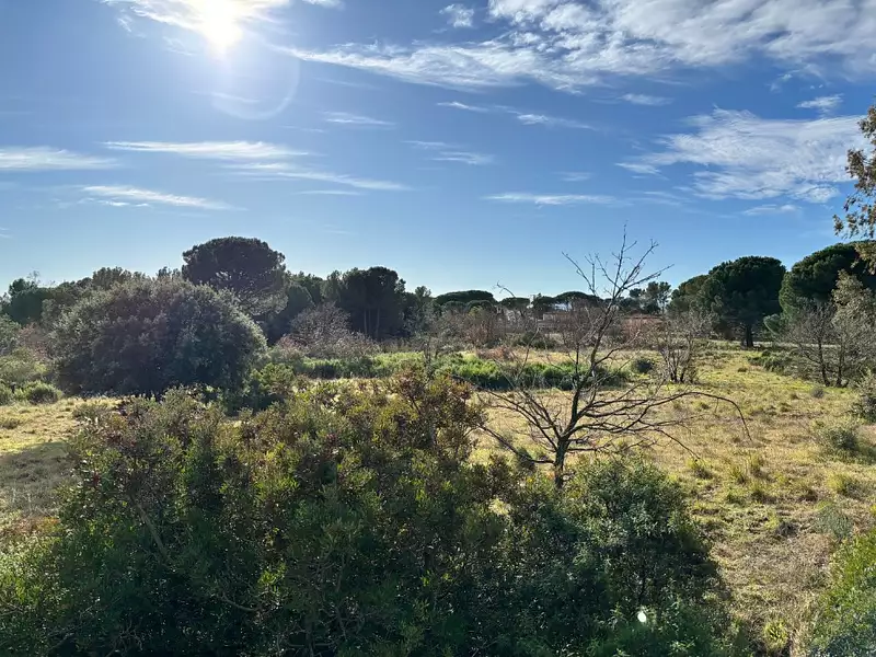 Terrain à bâtir, 628 m² - Puget-sur-Argens (83480)