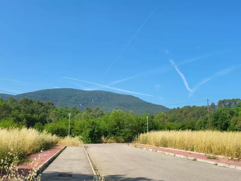 Terrain à bâtir, 1 200 m² - Méounes-lès-Montrieux (83136)