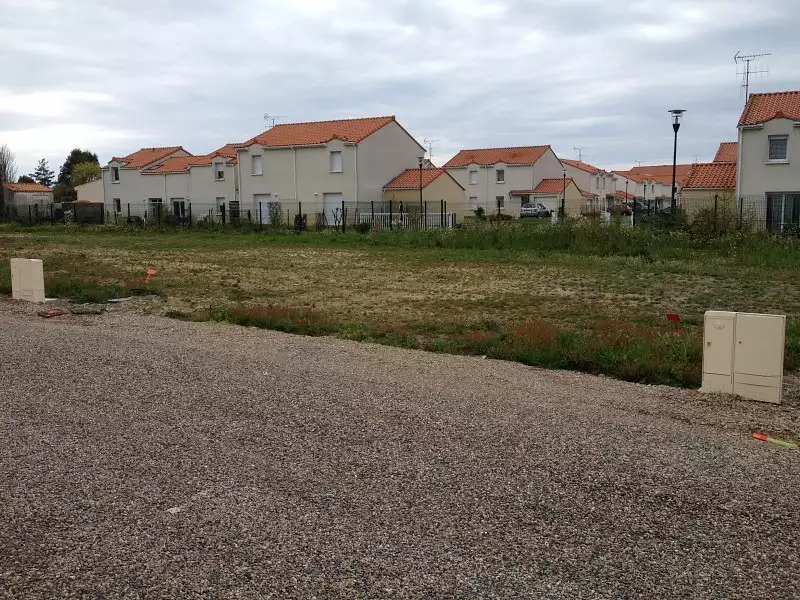 Terrain à bâtir, 700 m² - Provins (77160)