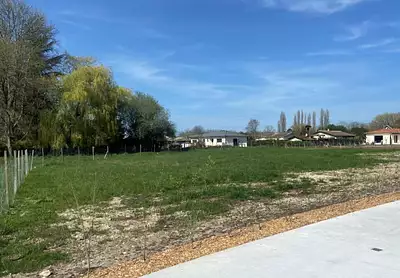 Terrain à bâtir, 470 m²