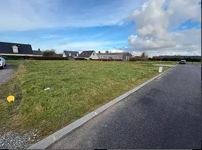 Terrain à bâtir, 718 m²