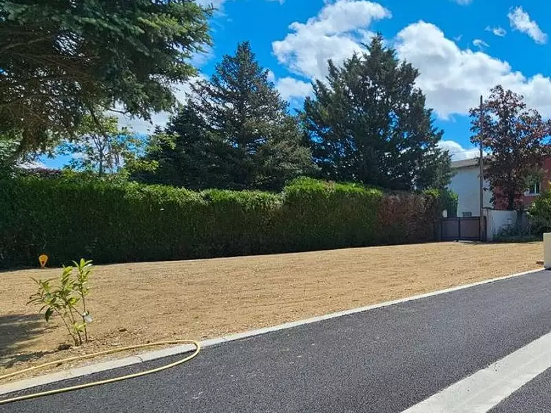 Terrain à bâtir, 270 m² - Thil (01120)