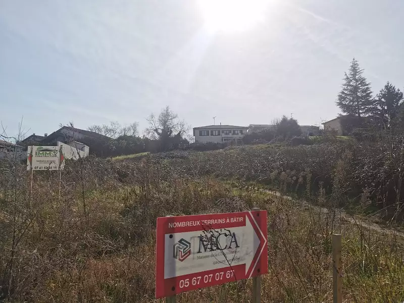 Terrain à bâtir, 731 m² - Langon (33210)