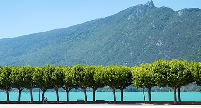 RIVES D'AIX