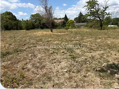 Terrain à bâtir, 750 m²