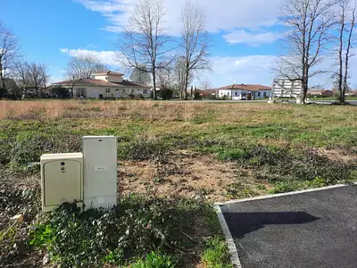 Terrain à bâtir, 602 m²