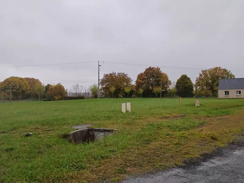 Terrain à bâtir, 553 m² - Baugé-en-Anjou (49150)