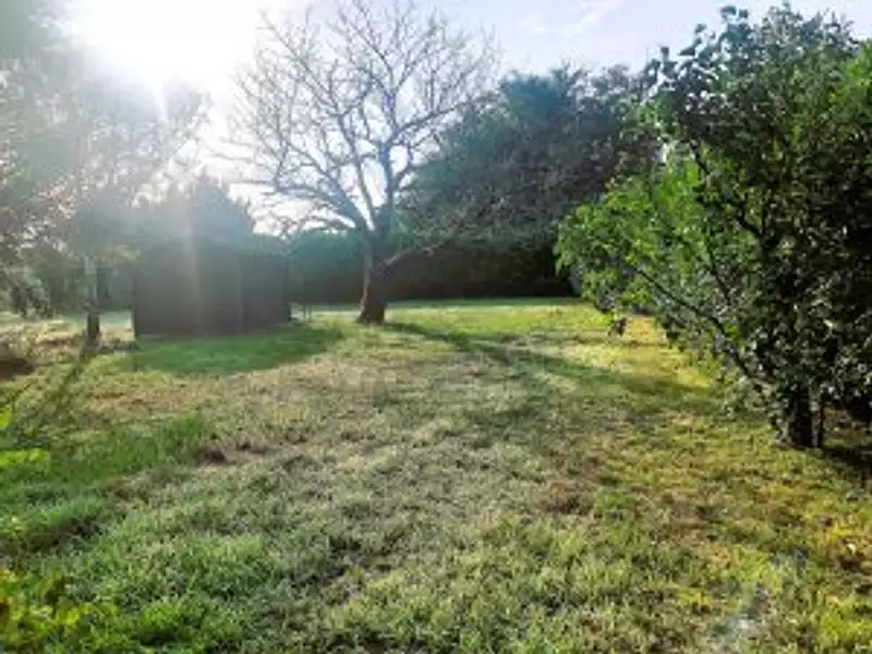 Terrain à bâtir, 1 007 m² - Ambarès-et-Lagrave (33440)