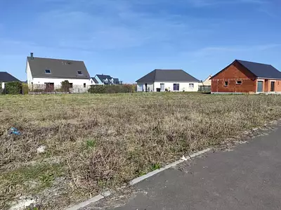 Terrain à bâtir, 702 m²