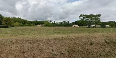 Terrain à bâtir, 2 500 m²