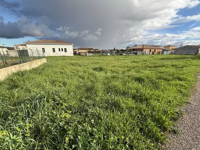 Terrain à bâtir, 610 m² - Canet (34800)