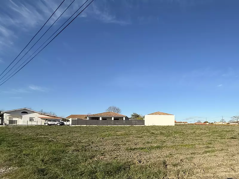 Terrain à bâtir, 610 m² - Cussac-Fort-Médoc (33460)