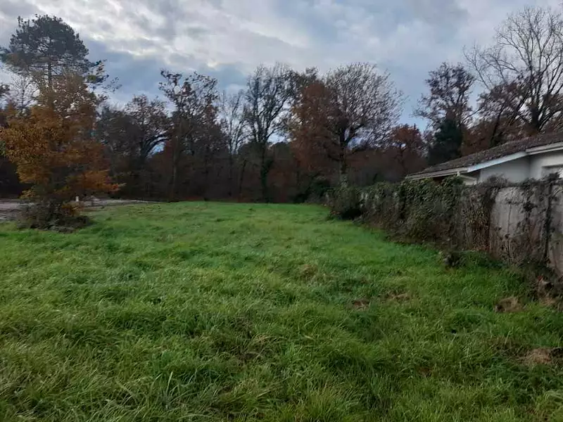 Terrain à bâtir - Le Pian-Médoc (33290)