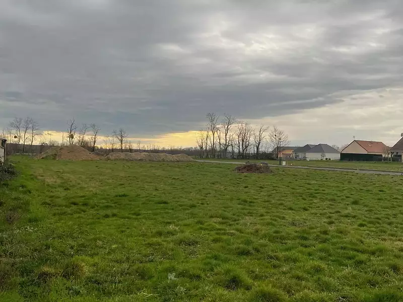 Terrain à bâtir, 759 m² - Rigny-sur-Arroux (71160)