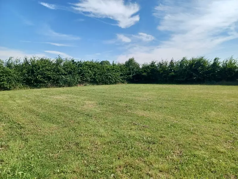 Terrain à bâtir, 590 m² - Saint-Rémy-du-Val (72600)