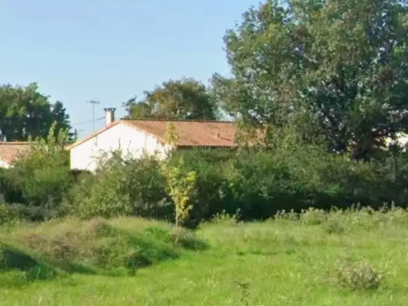 Terrain à bâtir, 850 m² - Vernet (31810)