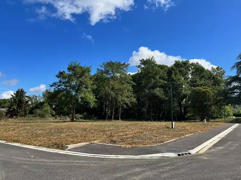 Terrain à bâtir, 574 m² - Noé (31410)